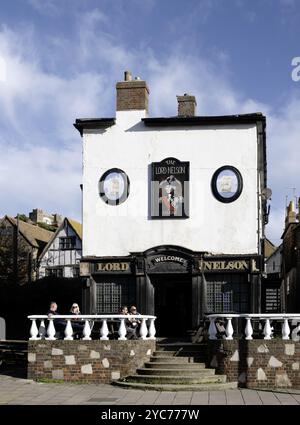 The Lord Nelson - A Shepherd Neame Public House, 1 E Bourne Street, Hastings, East Sussex, England, Großbritannien Stockfoto