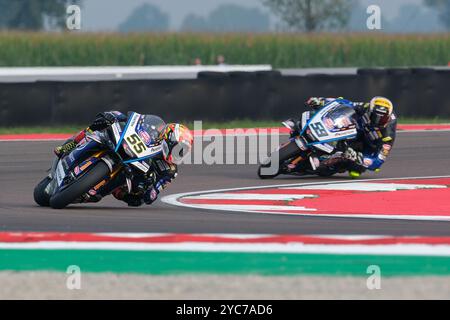 (55) Andrea Locatelli aus Italien vom Pata Prometeon Yamaha Team fährt Yamaha YZF R1 während der FIM Motul Superbike World Championship - Race in Aktion Stockfoto