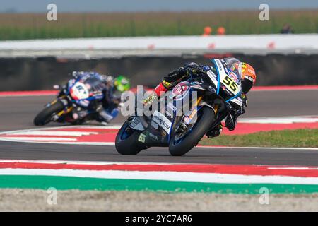 (55) Andrea Locatelli aus Italien vom Pata Prometeon Yamaha Team fährt Yamaha YZF R1 während der FIM Motul Superbike World Championship - Race in Aktion Stockfoto