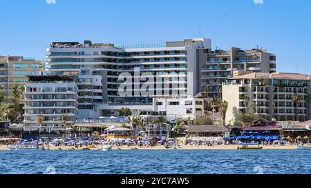 Cabo San Lucas, Mexiko - 14. Januar 20204: Hotels am Strand in Cabo San Lucas Stockfoto