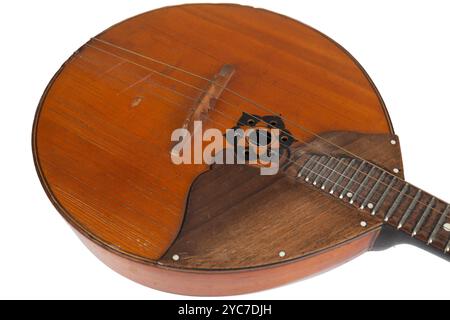 Ukrainische Domra. Langhalsiges Folk-Saiteninstrument der Lautenfamilie. Isoliert auf weißem Hintergrund. Stockfoto