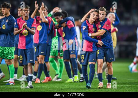 Barcelona, Barcelona, Spanien. Oktober 2024. Lamine YAMAL aus Barcelona, Pablo Martin PAEZ GAVIRA (Gavi) aus Barcelona und Fermin LOPEZ aus Barcelona während des LaLiga-Spiels zwischen dem FC Barcelona und Sevilla FC bei Estadi Olimpic Lluis Companys am 20. Oktober 2024 in Barcelona. (Kreditbild: © Matthieu Mirville/ZUMA Press Wire) NUR REDAKTIONELLE VERWENDUNG! Nicht für kommerzielle ZWECKE! Stockfoto