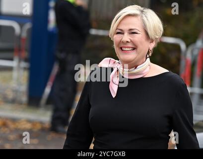 Berlin, Deutschland. Oktober 2024. Die isländische Präsidentin Halla Tomasdottir nimmt an einer Feier zum 25. Jahrestag der nordischen Botschaft Teil. Quelle: Jens Kalaene/dpa/Alamy Live News Stockfoto