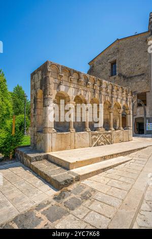 Fontana Fraterna, Brüderlicher Brunnen, Piazza Giosuè Carducci, Isernia, Molise, Italien Stockfoto