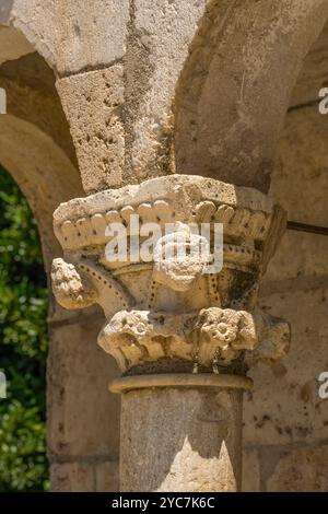 Fontana Fraterna, Brüderlicher Brunnen, Piazza Giosuè Carducci, Isernia, Molise, Italien Stockfoto