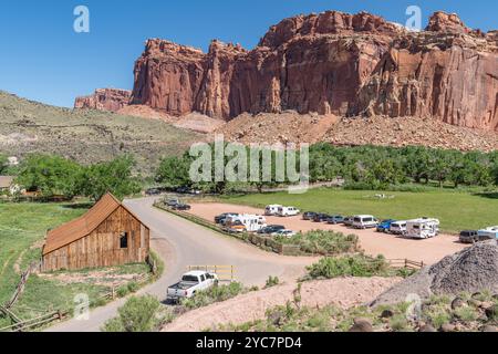 Parkplatz am Anfang des Cohab Canyon Trail im Capitol Reef National Park, Utah, USA Stockfoto