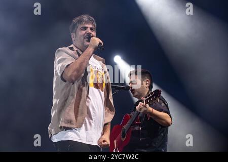 Estopa tritt am 18. Oktober 2024 im Palau Sant Jordi in Barcelona auf. Fotograf: Ale Espaliat Stockfoto