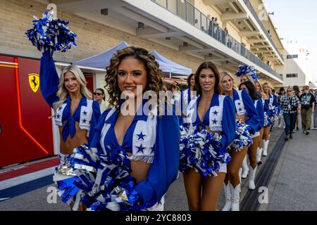 Austin, Texas, Usa, 20. Oktober 2024, Dallas Cowboys Cheerleader, Cheerleaderinnen und Cheerleader, die am Grand Prix Race Day 2024 in Austin, Texas, teilnehmen. Quelle: Michael Potts/Alamy Live News Stockfoto