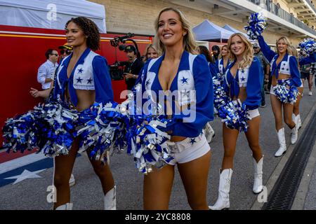 Austin, Texas, Usa, 20. Oktober 2024, Dallas Cowboys Cheerleader, Cheerleaderinnen und Cheerleader, die am Grand Prix Race Day 2024 in Austin, Texas, teilnehmen. Quelle: Michael Potts/Alamy Live News Stockfoto