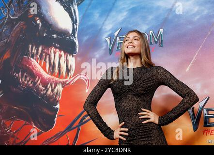 New York, Usa. Oktober 2024. Valentina Sampaio kommt auf dem roten Teppich bei der New Yorker Premiere „Venom: The Last Dance“ am Regal Times Square am Montag, den 21. Oktober 2024 in New York City an. Foto: John Angelillo/UPI Credit: UPI/Alamy Live News Stockfoto