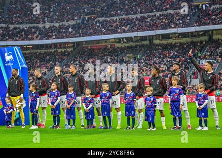 Mailand, Italien. Oktober 2024. Die Spieler des AC Mailand treten für das Spiel der Serie A zwischen dem AC Mailand und Udinese in San Siro in Mailand an. Stockfoto