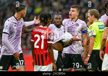 Mailand, Italien. Oktober 2024. Jordan Zemura (33) von Udinese, der während des Spiels der Serie A zwischen dem AC Milan und Udinese in San Siro in Mailand zu sehen war. Stockfoto