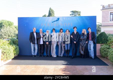 Rom, Italien. Oktober 2024. Cast nimmt an der Fotokonferenz des Films „Parthenope“ im Hotel de La Ville in Rom Teil (Foto: Matteo Nardone/Pacific Press) Credit: Pacific Press Media Production Corp./Alamy Live News Stockfoto