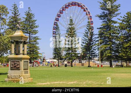 Ferris Wheel and Explorers' Monument im Esplanade Park, Fremantle, WA, Australien, Ozeanien Stockfoto