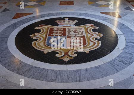 Mosaikbodendekoration mit dem Wappen Großbritanniens im Palast des Großmeisters, Valletta, Malta, Europa Stockfoto