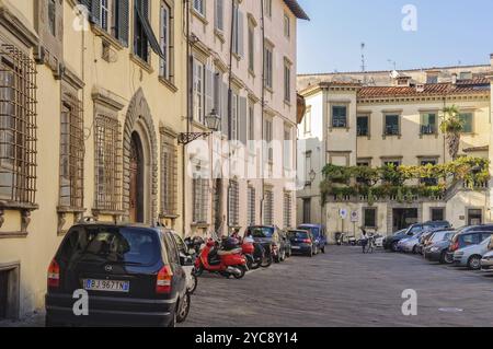 Elegante historische Gebäude an der Piazza San Pietro Somaldi in Lucca, Toskana, Italien, Europa Stockfoto