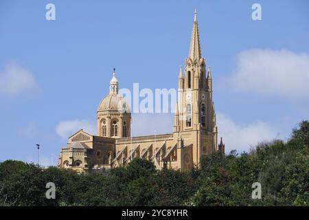 Pfarrkirche unserer Lieben Frau von Loreto über dem Hafen von Mgarr auf der Insel Gozo, Ghajnsielem, Malta, Europa Stockfoto