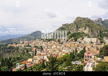 Altstadt fotografiert vom Teatro Greco, Taormina, Sizilien, Italien, Europa Stockfoto