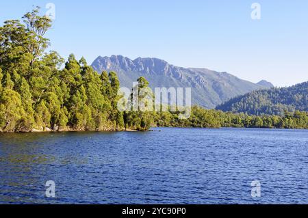 Lake Rosebery ist ein künstlicher Stausee in der Westküstenregion Tasmanien, Australien, Ozeanien Stockfoto