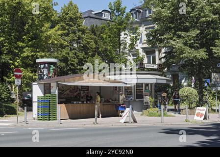 Kleiner typischer Kiosk im Norden von frankfurt am Main deutschland Stockfoto