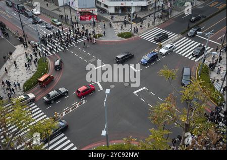 31.12.2017, Tokio, Japan, Asien, Blick vom Tokyu Plaza Omotesando Einkaufszentrum auf eine Straßenkreuzung im Tokioter Stadtteil Harajuku, Asien Stockfoto