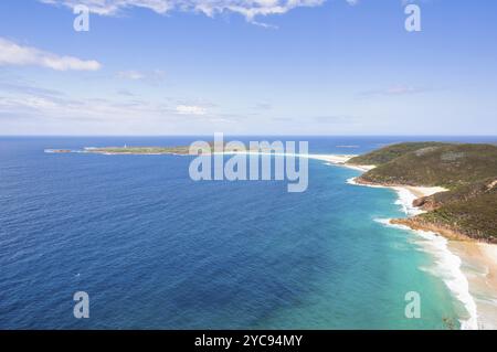 Shark Island vom Tomaree Mountain Lookout, Shoal Bay, NSW, Australien, Ozeanien Stockfoto