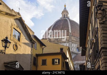 Kuppel der Kathedrale (Dom) von der Proconsolo Straße aus gesehen, Florenz, Toskana, Italien, Europa Stockfoto