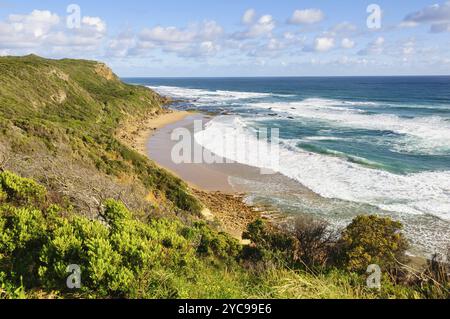 Blick vom Castle Cove Lookout, wo der Great Ocean Walk auf die Great Ocean Road trifft, Glenaire, Victoria, Australien, Ozeanien Stockfoto