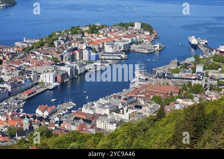 Blick auf Bergen vom Mount Floyen, Norwegen, Europa Stockfoto