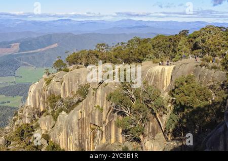 Halten Sie Ausschau nach den Granitklippen von Mount Buffalo, Bright, Victoria, Australien, Ozeanien Stockfoto