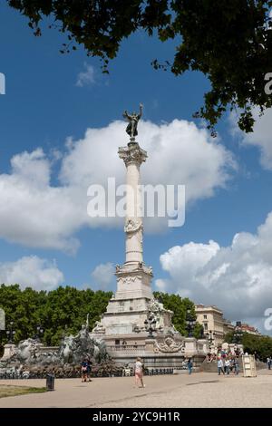 Bordeaux (Südwestfrankreich): Säule und Denkmal für die Girondine am Place des Quinconces? Quadrat, mit der Bronzestatue Liberty, die ihr CH bricht Stockfoto