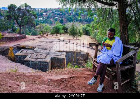 Äthiopien, Lalibela, Januar 2024: Feierlichkeiten von Timket, Äthiopiens wichtigstem religiösem fest. Die orthodoxe Offenbarung Timkat wird gefeiert Stockfoto