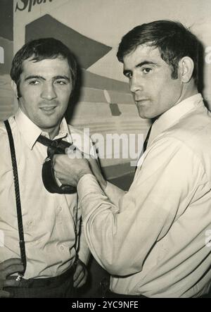 Der französische Boxer Joseph Gonzales (rechts) und Marcel Cerdan, 1967 Stockfoto