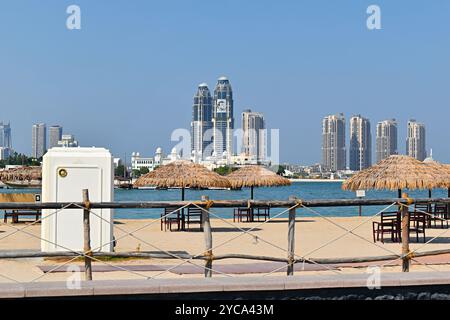 Die Pearl Island, eine luxuriöse künstliche Insel an der Nordküste der Gemeinde Al Daayen in Doha, Katar. Stockfoto