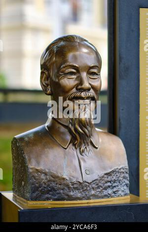 Bronzestatue des ehemaligen vietnamesischen Präsidenten Ho Chi Minh, Singapur Stockfoto