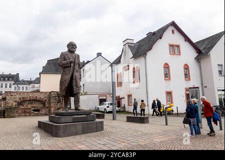 Trier Deutschland 3. Oktober 2024 die Statue von Karl Marx Marx Marx wurde 1818 in der Stadt geboren. Denkmal Stockfoto