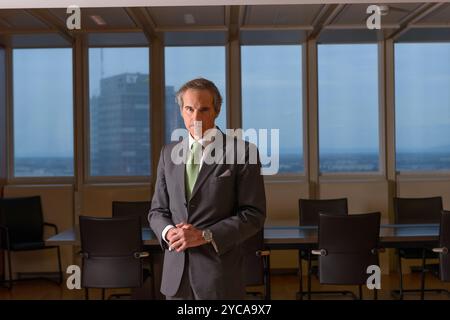 IAEO-Generaldirektor Rafael Mariano Grossi in seinem Büro im Internationalen Zentrum Wien Stockfoto