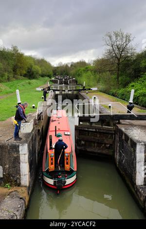 Schmalboote bei Bridge 22, Grand Union Canal, Stockton, Southam, Warwickshire, England Stockfoto