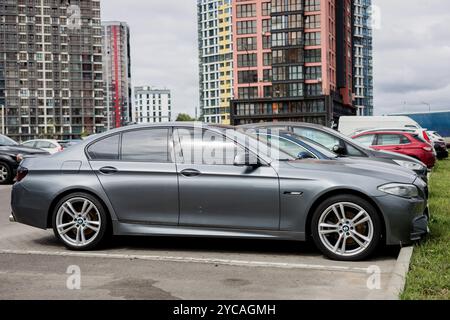 Minsk, Weißrussland, 22. Oktober 2024 - Luxusauto BMW Long Luxuslimousine Stockfoto