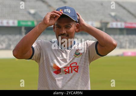 Skipper Najmul Hasan Shanto während des Bangladesch-Teams nimmt an einem Training im Sher-e-Bangla National Cricket Stadium (SBNCS) in Mirpur, Dhaka, B Teil Stockfoto