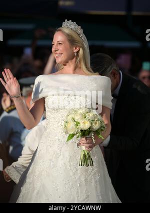 Athen, Griechenland. 28. September 2024. Prinzessin Theodora von Griechenland kommt zur Hochzeit mit Matthew Kumar in die Metropolitan Cathedral. Quelle: Dimitris Aspiotis/Alamy Stockfoto