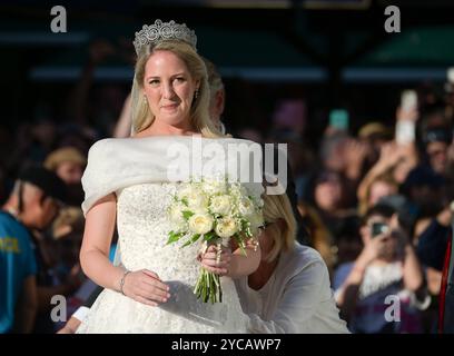 Athen, Griechenland. 28. September 2024. Prinzessin Theodora von Griechenland kommt zur Hochzeit mit Matthew Kumar in die Metropolitan Cathedral. Quelle: Dimitris Aspiotis/Alamy Stockfoto