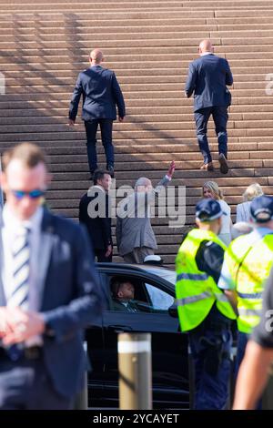 Sydney, Australien. Oktober 2024. Der Premierminister von New South Wales, Chris Minns, Queen Camilla und König Charles III. Treffen am 22. Oktober 2024 im Sydney Opera House ein Stockfoto