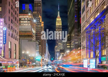 New York City Skyline bei Nacht Stockfoto