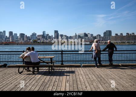 Montreal, Quebec, Kanada. Oktober 2024. Ein Blick auf Montreal City, Kanada im Herbst. Der Himmel ist klar und es ist ein sonniger Tag. (Kreditbild: © Serkan Senturk/ZUMA Press Wire) NUR REDAKTIONELLE VERWENDUNG! Nicht für kommerzielle ZWECKE! Stockfoto