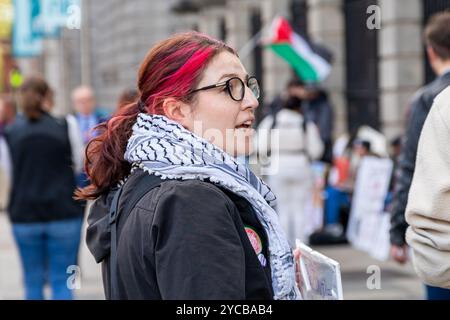 Dublin, Irland – 22. Oktober 2024. Mitglieder der irischen Gesundheitspersonal für Palästina versammeln sich am ersten Tag ihres dreitägigen Protestes vor dem Leinster House. Foto: Liam Murphy / Alamy Stockfoto