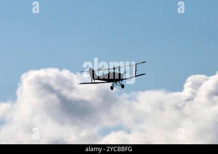 Tiger Moth BI-Flugzeug im IWM Duxford Aircraft Museum, Cambridgeshire, East Anglia, Südosten Englands, Großbritannien Stockfoto