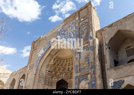 Abdulaziz Khan Madrasah-Fassade, eine antike Madrassah in Buchara, Usbekistan. Sie wurde 1652-1654 erbaut Stockfoto