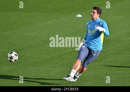 Manchester, Großbritannien. Oktober 2024. Stefan Ortega von Manchester City während des Trainings zur UEFA Champions League in Manchester City im Joie Stadium, Manchester, Großbritannien, 22. Oktober 2024 (Foto: Cody Froggatt/News Images) in Manchester, Großbritannien am 22. Oktober 2024. (Foto: Cody Froggatt/News Images/SIPA USA) Credit: SIPA USA/Alamy Live News Stockfoto