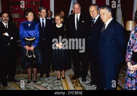 Dicembre 1986 Archivio Storico Olycom/LaPresse Giovanni di Borbone, conte di Barcellona (La Granja de San Ildefonso, 20 giugno 1913 - Pamplona, 1° aprile 1993), Quintogenito (terzo maschio) del Re Alfonso XIII di Spagna e della regina Vittoria Eugenia di Battenberg, infante di Spagna 1933 1977, Nella Foto: Giovanni di Borbone Padre di Juan Carlos I in visita ufficiale in Portogallo auf dem Foto: Johannes von Bourbon, Vater Stockfoto